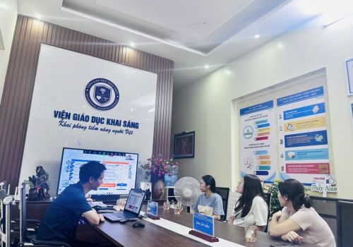 CHƯƠNG TRÌNH HƯỚNG NGHIỆP